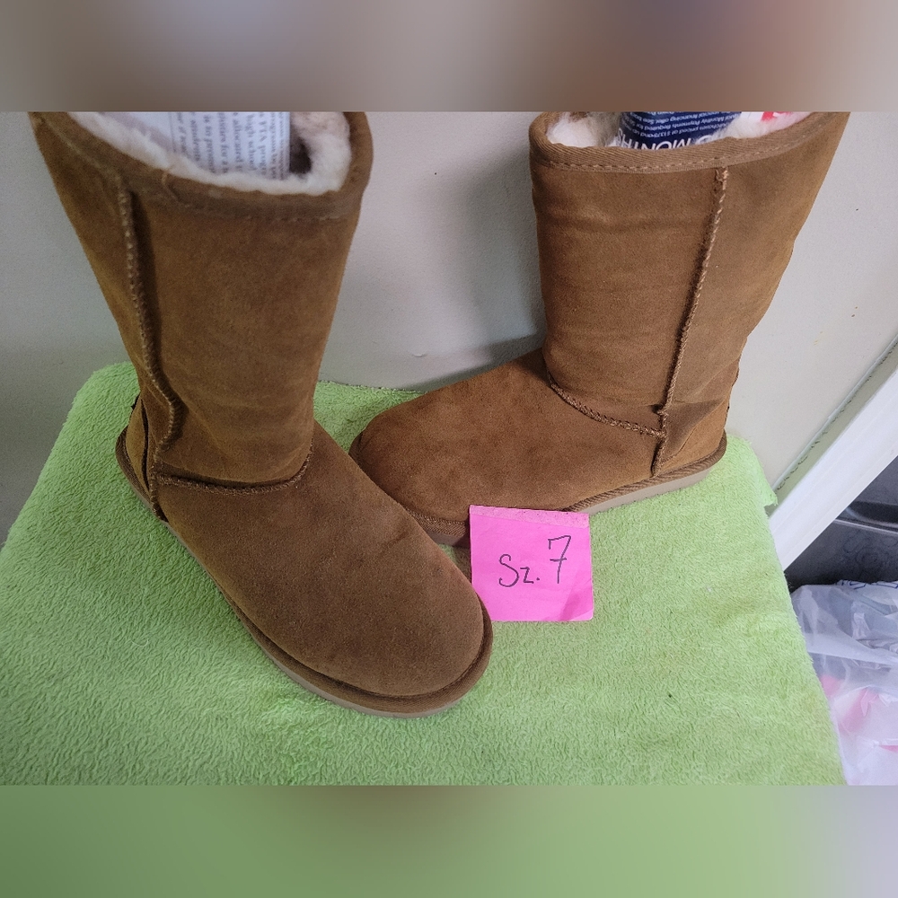 UGG Koolaburra boots - Picture 5 of 8